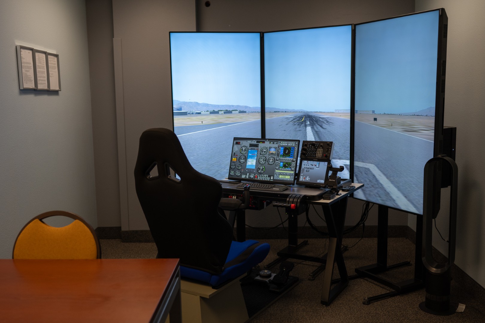 Flight simulator used for pilot training practice